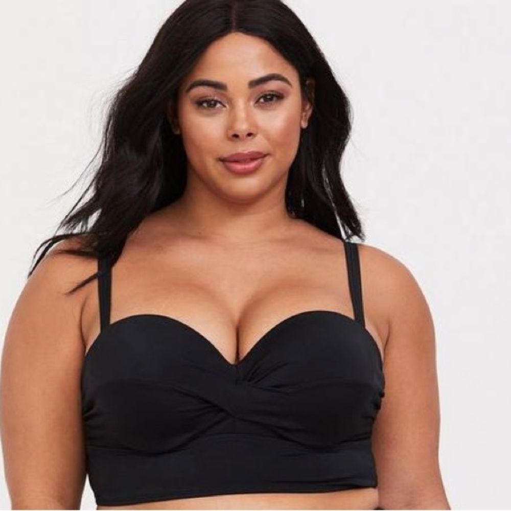 Torrid Bikini Top Women 4F Black Underwire Twist Front Longline Swimwear